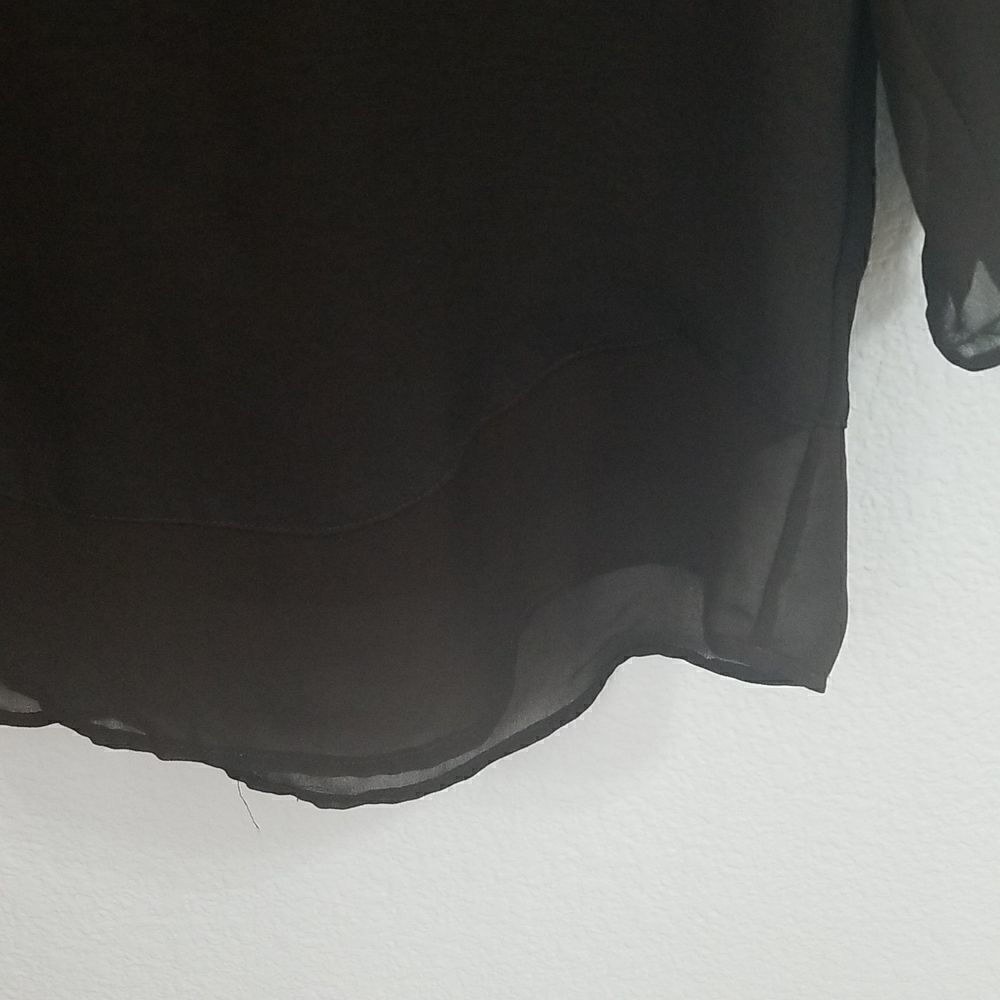 Express 3/4 tab sleeve top - Picture 11 of 12